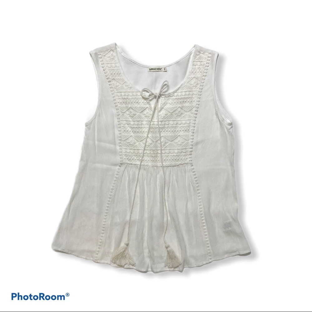 Breeze Ever Embroidered Top